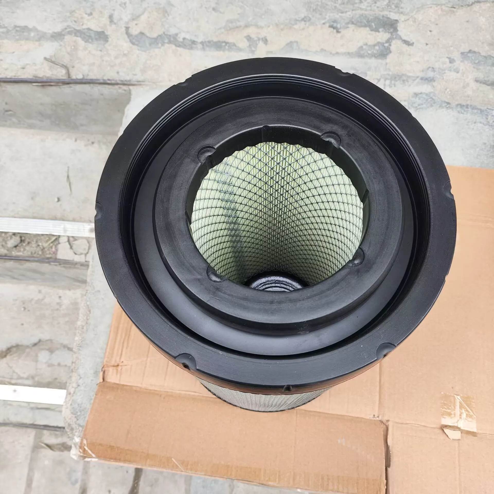 Heavy Duty 2540PU Air Filter Element for SINOTRUK HOWO Steyr SITRAK - Image 2