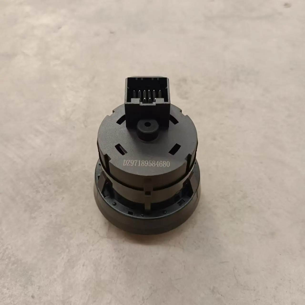 SHACMAN Delong X3000 M3000 Main Light Control Rotary Switch DZ97189584680 - Image 2