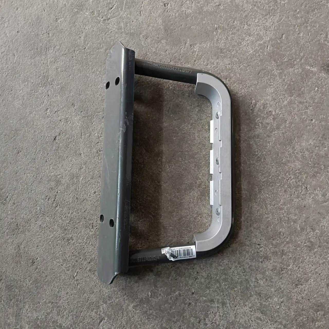 SINOTRUK HOWO Hohan N7G Cab Right Side U-Shaped Foot Step WG1671240282 - Image 3