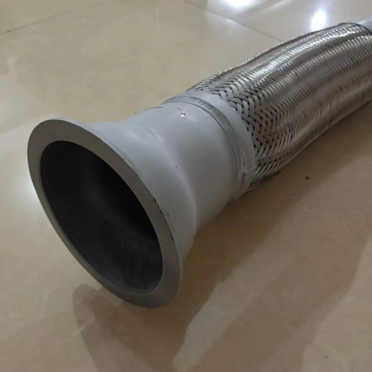 SINOTRUK HOWO Premium Exhaust Flexible Pipe Metal Hose WG9725549068 - Image 2