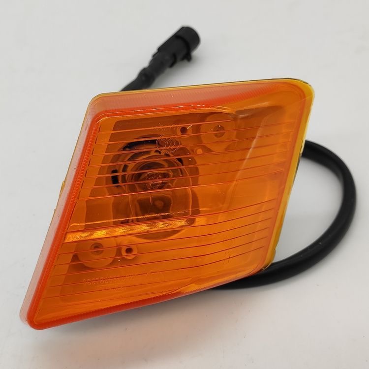 Shaanxi Delong X3000 Fender side light