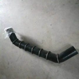 SINOTRUK HOWO Oil Cooler Water Inlet Silicone Hose WG9770530301/1