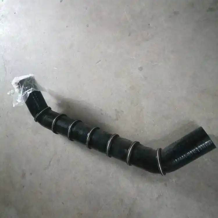 SINOTRUK HOWO Oil Cooler Water Inlet Silicone Hose WG9770530301/1