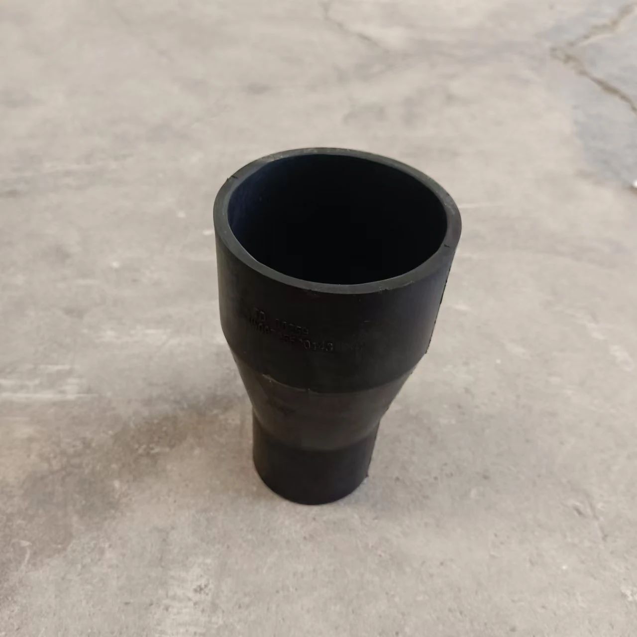 Radiator Outlet Rubber Hose WG9725530143 Water Pipe